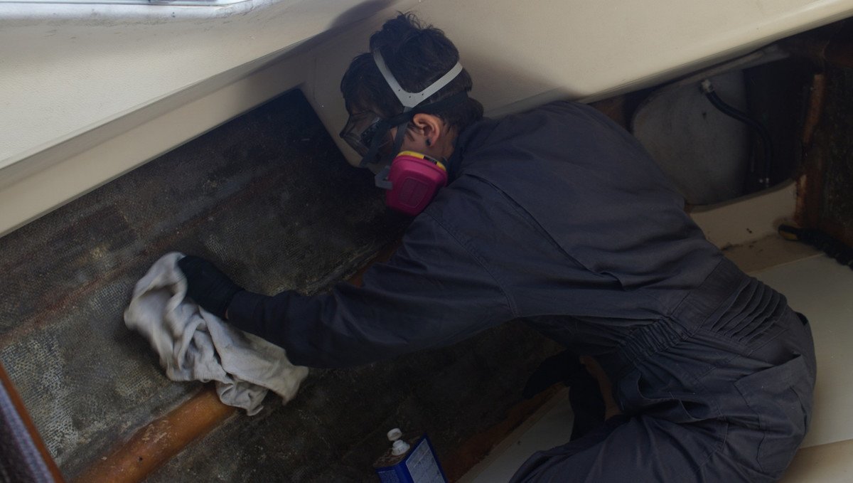 rek cleaning glue off bare fibreglass with acetone