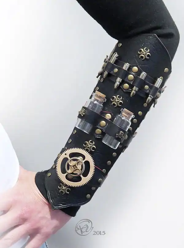 26898535c748104746f81ac6a8734ff2--steampunk-armor-bottle-holders.jpg