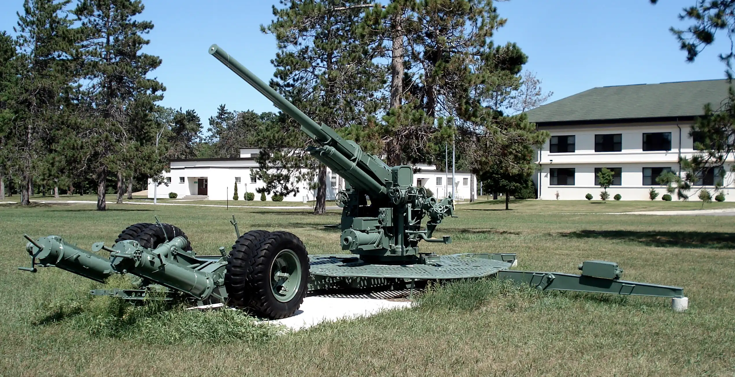 90mm_M1_AAgun_CFB_Borden.jpg