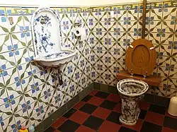 A Delftware-style toilet