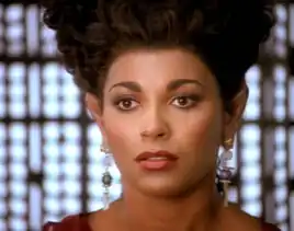 Fenna says goodbye to Sisko