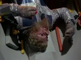 Gav's corpse being found by Lieutenant Josephs