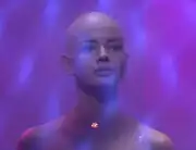 Ilia in sonic shower