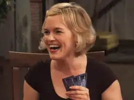 Kari Wahlgren