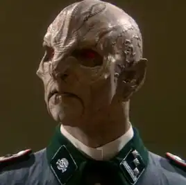 Kraul, a Na'kuhl male with beige skin