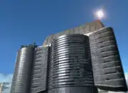 Plasma bomb descends on Vaadwaur homeworld