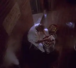 Sisko scrubbing clams