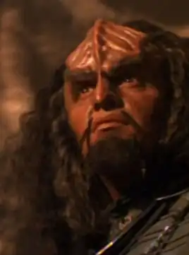 ... as a Klingon-appearing Voyager crewmember