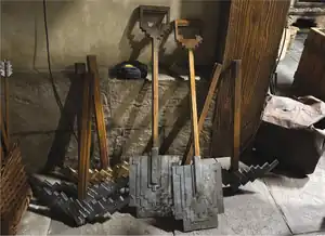 Shovels in A Minecraft Movie.