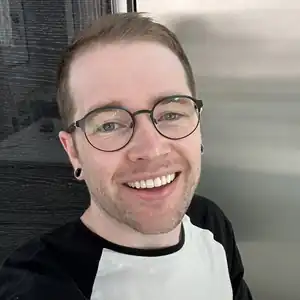 Daniel Middleton.jpg: Infobox image for DanTDM the person in Minecraft