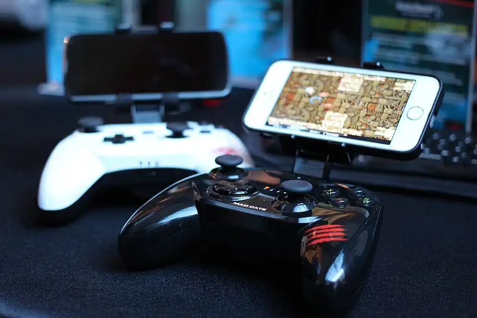 Two colors of the Mad Catz C.T.R.L.R.