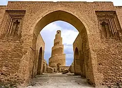 Abu Dulaf Mosque, approximately 15 kilometres (9.3&nbsp;mi) north of Samarra,[47] commissioned by Al-Mutawakkil in 859