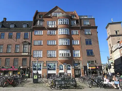 The building complex ciewed from Gammeltorv