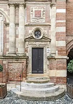 Assézat: merchant’s office door.