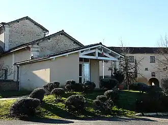 The town hall in Bourrou