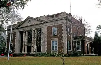 Charlton County Courthouse in Folkston