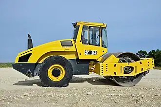 Ride-on with articulating-swivel, Bomag BW 219 DH WR 2500