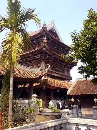 View of Thần Quang Pagoda.