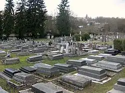 General view of the cemetery.