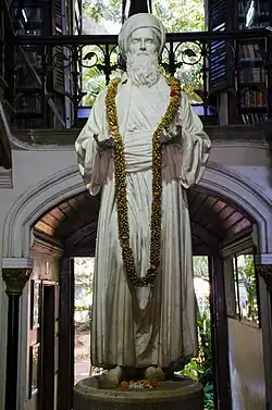 Statue of David Sassoon at David Sassoon Library, Mumbai