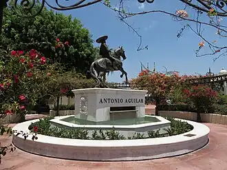 Equestrian statue of Antonio Aguilar