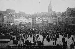 The crowd gathered on Place Kléber in Strasbourg to witness demonstrations by politicians and revolutionaries.