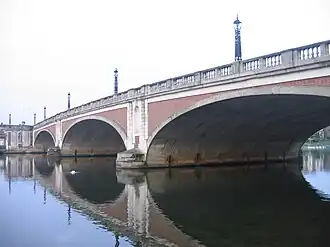 Hampton Court Bridge, London (1933)