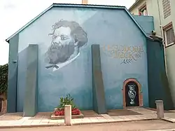 A home in Guebwiller decorated with Deck's portrait