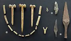 Daggers, arrowheads and bone artefacts