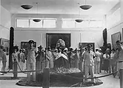 Walter Tzedek, Meir Dizengoff's coffin placed in the Tel Aviv Museum, September 24, 1936. Meir Dizengoff Collection, Eretz Israel Museum.