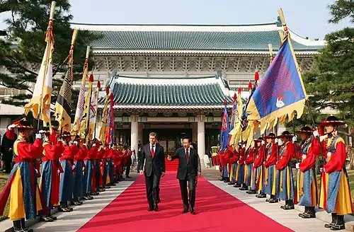 President Lee Myung-bak and Bulgarian President Georgi Parvanov (2009)