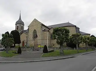 The church of Saint-Pierre and the war memorial