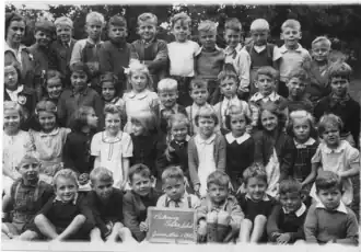 Pickering Public School: grade 1 and 2 students in 1943