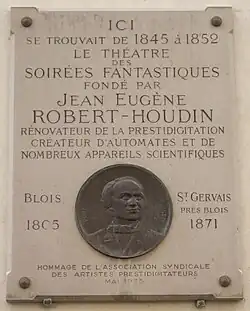 Commemorative plaque, 11 rue de Valois in Paris, where one could experience the Soirées fantastiques of Robert-Houdin