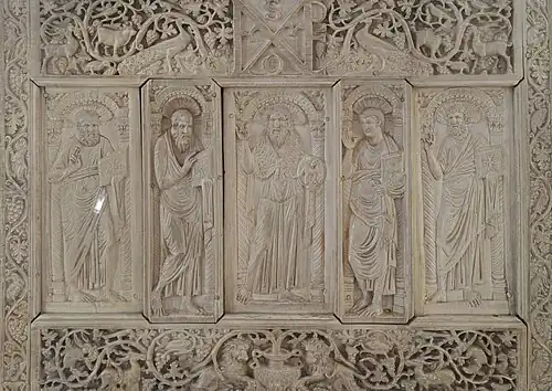 Byzantine rinceaux with animals on the Throne of Archbishop Maximian of Ravenna, 546-556, ivory, Archiepiscopal Museum, Ravenna[10]