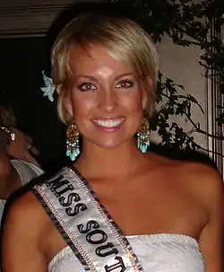 Stephanie Smith, The Amazing Race 17