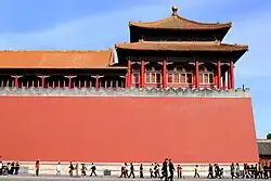 Easternmost superstructure detail.