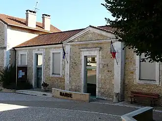 The town hall in Vaunac