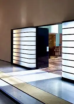 Vertical and horizontal luminous surfaces – Entrance hall of the Villa Cavrois in Croix, France, by Rob Mallet-Stevens (1932)[121]