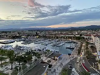 View of the old port of Saint-Raphaël from the Ferris wheel in 2021.